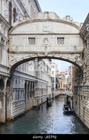 Pont des Soupirs en hiver, Venise, UNESCO World Heritage Site, Vénétie, Italie, Europe Banque D'Images