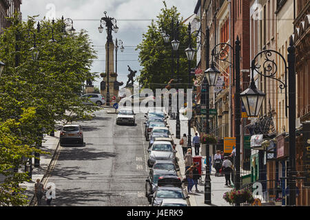 Shipquay Street, à l'intérieur de la ville fortifiée, Derry (Londonderry), le comté de Londonderry, l'Ulster (Irlande du Nord, Royaume-Uni Banque D'Images