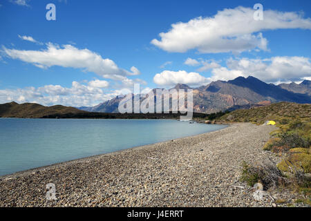 Camping sur les rives du lac Viedma, Argentine, Patagonie, Argentine, Amérique du Sud Banque D'Images