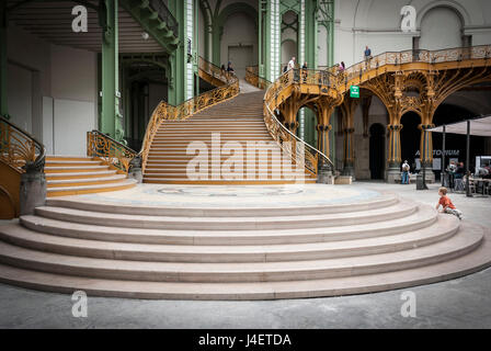 L'intérieur du Grand Palais, Paris, France Banque D'Images