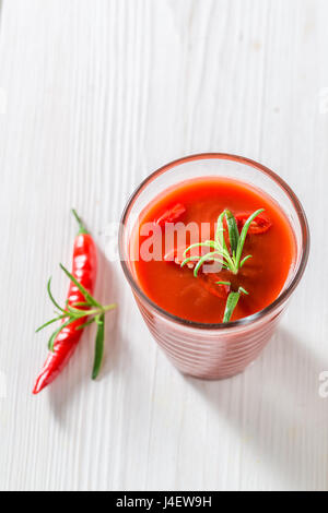 Cocktail épicé aux tomates et piments Banque D'Images