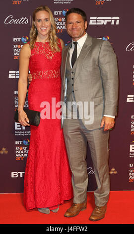 Apr 27, 2017 - Helen Glover, et Steve Backshall assistant à BT Sport Industry Awards 2017 au Battersea Evolution de Londres, Angleterre, RU Banque D'Images