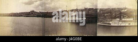 Cette photographie représente le front de mer de Seattle en 1891, mettant en valeur la zone portuaire de la ville à la fin du XIXe siècle. Il reflète le développement historique de Seattle en tant que grande ville maritime au cours de cette période. Banque D'Images