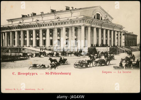 La Strelka vas Ostrova (Strelka des Îles) à Pétersbourg, en Russie, est une zone géographique importante. La zone est située au confluent de la rivière Neva et de la rivière Fontanka, offrant une vue panoramique sur les îles environnantes. Banque D'Images