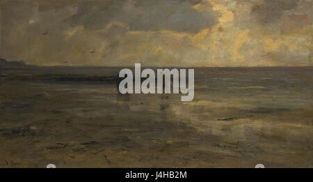 'Strand bij avond' (plage le soir) est une peinture installée dans le Rijksmuseum, mettant en valeur une scène de plage sereine au crépuscule. L'œuvre capture l'atmosphère calme de la plage au coucher du soleil, démontrant l'habileté de l'artiste à représenter la lumière et la nature. Banque D'Images