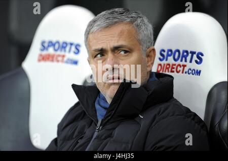 JOSE MOURINHO CHELSEA V NEWCASTLE UNITED FC ST JAMES PARK NEWCASTLE Angleterre 06 Décembre 2014 Banque D'Images