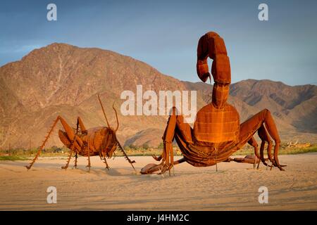 Des criquets et des sculptures, de la scorpion 'ciel' art-collection du philanthrope Dennis Avery, en mars 2017. Dans le monde d'utilisation | Banque D'Images