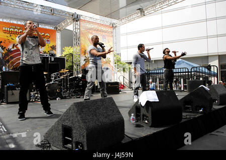 JLS fonctionne à la radio KIIS FM Wango Tango 2010 au Staples Center le 15 mai 2010 à Los Angeles, Californie. Banque D'Images