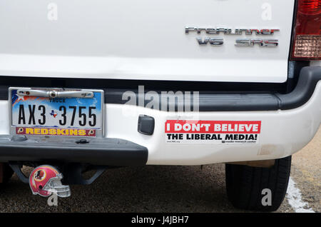 La rectitude politique anti, pro-droite, alt droite des autocollants sur pick up austin texas Banque D'Images