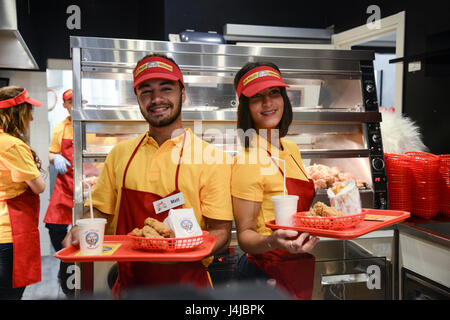 Milan, Breaking Bad Los Pollos Hermanos ouvre à Milan pendant deux jours dans l'image : Banque D'Images