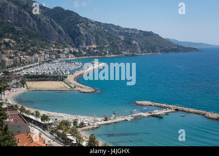 France, Alpes Maritimes, Menton, Garavan Bay & vue d'Italie Banque D'Images