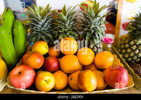 Les fruits tropicaux exotiques. Les fruits qui sont vendus dans le marché thaïlandais. Banque D'Images