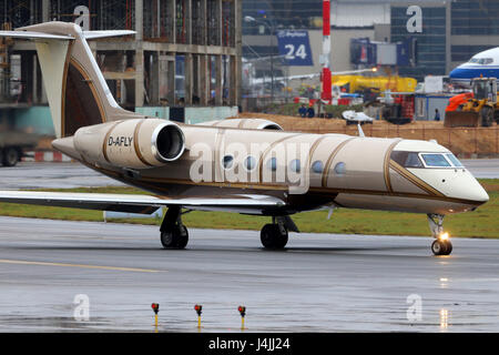 VNUKOVO, DANS LA RÉGION DE MOSCOU, RUSSIE - le 19 octobre 2013 : un Gulfstream G450 D-AFLY à l''aéroport international de Vnukovo. Banque D'Images