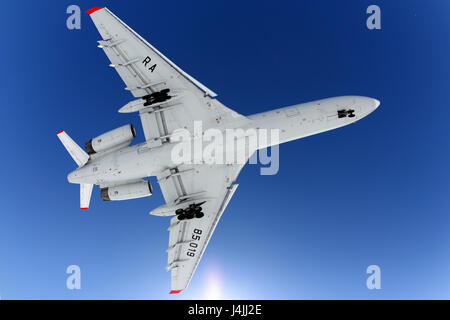 Joukovski, DANS LA RÉGION DE MOSCOU, RUSSIE - 11 mars 2013 : Tupolev Tu-154M RA-85019 du service fédéral russe de sécurité à l'atterrissage à Zhukovsky. Banque D'Images
