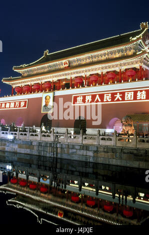 Chine, Pékin, l'espace de la paix céleste, Tian'anmen, la Cité Interdite, Beijing soir, objectif de la paix céleste, Tian'anmen, l'espace, la culture, Tiananmen, palais impérial, d'entrée, la mise en miroir de l'eau étang Banque D'Images