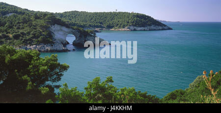 Italie, Pouilles, Gargano, Baia Tu San Felice, coast, la bile, l'Europe bow Süditalien, Vieste, près de la côte de la bile, la baie, la mer, la mer Méditerranée, Mer Adriatique, nature, rock, bow Banque D'Images