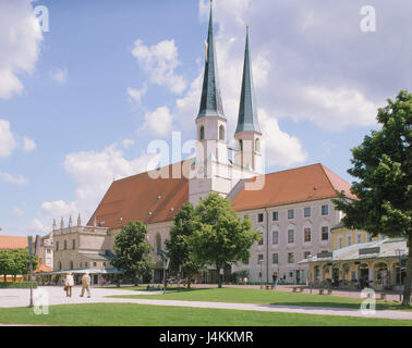 Allemagne, Bavière, Altötting, église paroissiale de plumes et Jakob Phillipp pièce Europa, Allemagne du Sud, ville, quartier, ville, lieu de pèlerinage, d'un bâtiment, l'architecture, l'église, la construction sacrée, collégiale, église paroissiale, de style architectural, le Gothique, construit en 1499 - en 1511 Banque D'Images