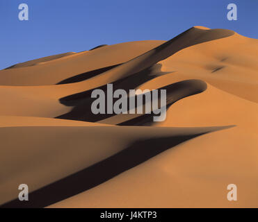 L'Algérie, Sahara, Gassi Touil, paysage de dunes, l'Afrique entre Hassi Messaoud et Hassi Bel Guebbour, nature, désert, paysages sauvages, dunes, dunes de sable, sable, décor, sécheresse, sécheresse, pénurie d'eau, la vie-hostilely Banque D'Images