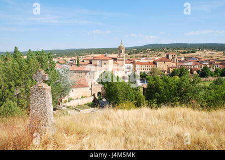 Vue d'ensemble. Santo Domingo de Silos, province de Burgos, Castille Leon, Espagne. Banque D'Images