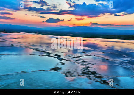 Peinture colorée de coucher du soleil à la surface d'œil de la vallée Banque D'Images