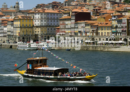 Il Cais Ribeira, flux Douro, quatrième ville de Ribeira, Vieille Ville, Port, Portugal, Banque D'Images