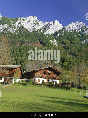 Autriche, Tyrol, Scheffau, ferme, montagne, paysage, montagne Scheffauer, montagnes, Alpes, Kaisergebirge, réserve naturelle, nature, maison, ferme, ensoleillée, à l'extérieur, déserte, Banque D'Images