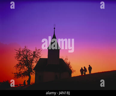 Autriche, Tyrol, imperial valley, Kufstein, Antoniuskapelle, d'incandescence, silhouette, bande, maison de prière, l'église, la construction sacrée, tour, point, arbre, personne, ciel, soir, tuning Banque D'Images