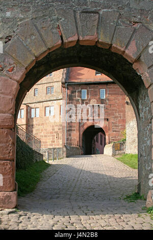 Allemagne, Hesse, ode bois, Castle Mountain Breu, la construction, l'objectif de Hesse du sud, ode, ville, cercle bois mountain Breu, parc du château, Château, Vogtei, Moyen-Âge, portail, allée, pavés, auberge de jeunesse, musée, musée paysage, point d'intérêt, tourisme, soleil, personne, Banque D'Images