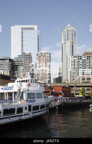 Les États-Unis, Washington, Seattle, Elliott Bay, navire, vue sur la ville, Banque D'Images