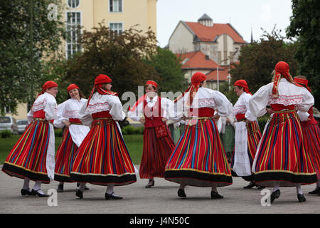 L'Estonie, Tallinn, Vieille Ville, groupe folklorique, danse, Banque D'Images