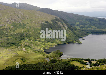 L'Irlande, Munster, comté de Cork, péninsule de Beara, col Healy, rue, Glanmore saumure, lac, Banque D'Images