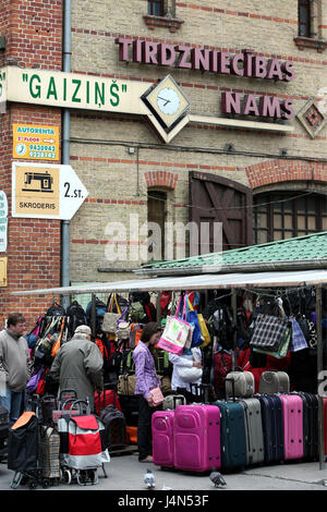 La Lettonie, Riga, Vieille Ville, marché hebdomadaire, échoppe de marché, personne, Banque D'Images