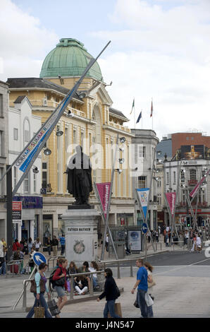 L'Irlande, Munster, comté de Cork, Cork, St Patrick's Street, rue commerçante, monument, Banque D'Images