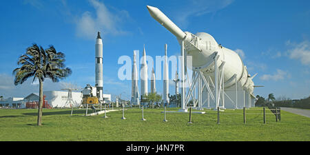 Les USA, Floride, cap Canaveral, centre spatial Kennedy, rocket garden, en Amérique du Nord, de fusée d'essai, un centre de formation, la NASA, US air force, découverte, voyages dans l'espace, le lieu de destination, d'intérêt, tourisme, palm, Banque D'Images