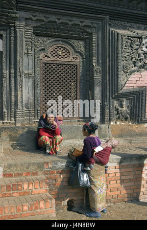 Le Népal, Bhaktapur, Durbar Square, les femmes, Banque D'Images