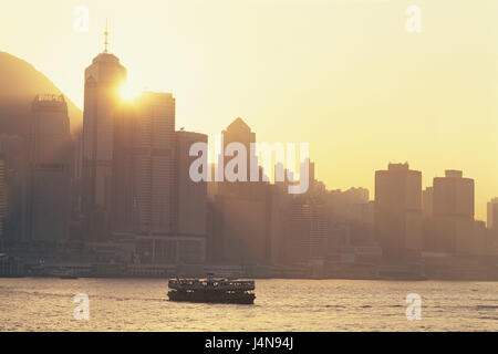 La Chine, Hong Kong, Kowloon, Skyline, sunrise, l'Asie, ville, ville, ville cosmopolite, Metropolis, voyage, vue sur ville, gratte-ciel, grands immeubles, Architecture, bâtiment, moderne, port, mer, bateau, ferry, ferry-boat, le trafic maritime, transport, matin, tuning, crépuscule, matin, tuning Banque D'Images