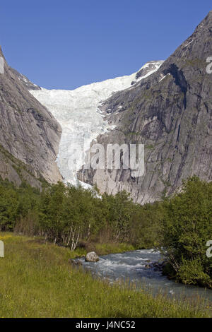 La Norvège, Sogn og Fjordane, Brikdal Glacier, Brook, Banque D'Images