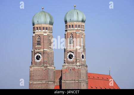 Germany, Bavaria, Munich, chère femme, la cathédrale de tours, Banque D'Images