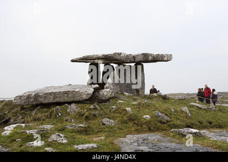 L'Irlande, côte ouest, Burren, dolmens, Poulnabrone Banque D'Images