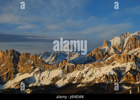 Italie, Vénétie, Cortina d'Ampezzo, dolomites, hiver, lumière du soir, Banque D'Images