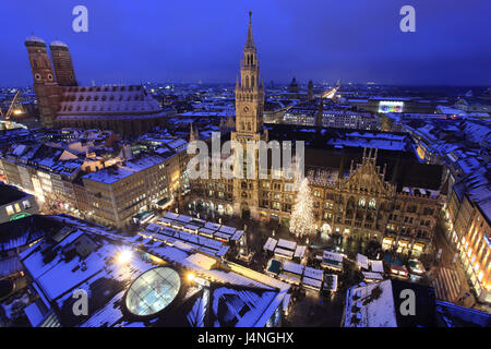 Allemagne, Munich, la Marienplatz, l'hôtel de ville, Noël, sommaire, crépuscule, Banque D'Images