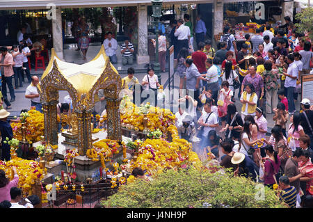 Thaïlande, Bangkok, sanctuaire d'Erawan, croyants, Banque D'Images