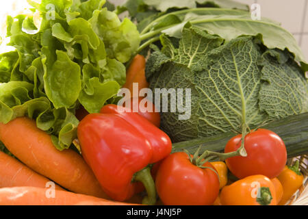 Légumes, tomates, paprika, carottes, salade, chou, Banque D'Images
