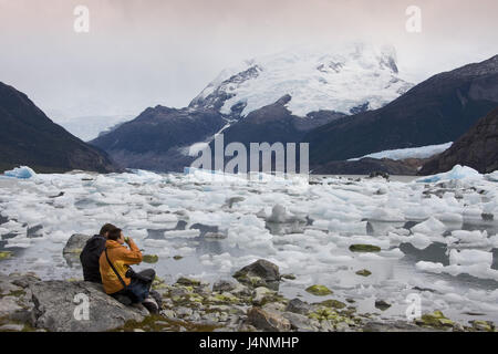 L'Argentine, la Patagonie, les glaciers du parc national, Lago Onelli, glaces en dérive, touristiques, le modèle ne libération, Banque D'Images