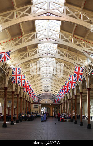 Par Mark Pic Passmore la photographie. 11/02/2017 Vue générale du marché de pannier à Barnstaple, Devon. Le marché a été construit en 1855 Banque D'Images