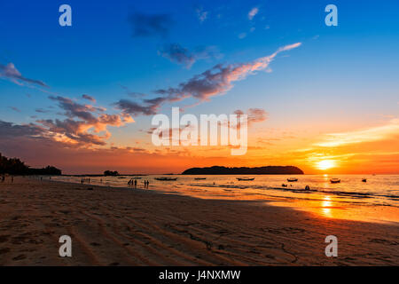 Stock Photo - coucher de soleil à la plage de Ngapali en Birmanie Myanmar Banque D'Images