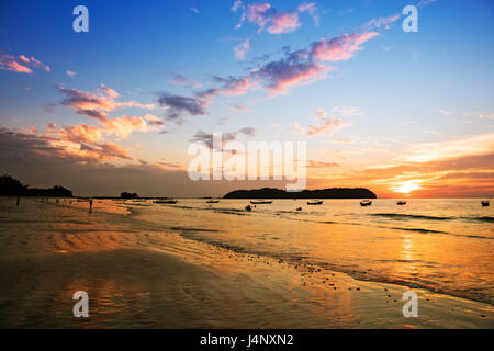 Stock Photo - coucher de soleil à la plage de Ngapali en Birmanie Myanmar Banque D'Images