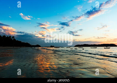 Stock Photo - coucher de soleil à la plage de Ngapali en Birmanie Myanmar Banque D'Images