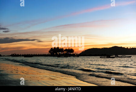 Stock Photo - coucher de soleil à la plage de Ngapali en Birmanie Myanmar Banque D'Images