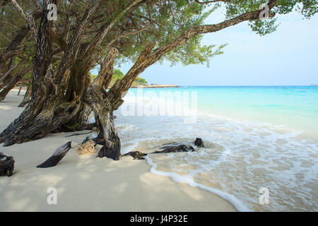 Belle plage de Ao Wai Koh Samen Parc national de la mer dans la province de Rayong en Thaïlande de l'Est Banque D'Images